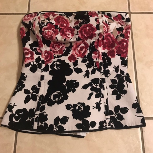 White House Black Market Tops - Black and White House market shirt